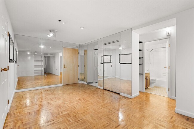 Photo - 357 Commercial St Unidad 412