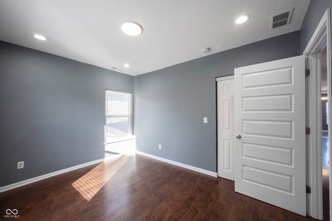 Photo - 3157 E Washington St