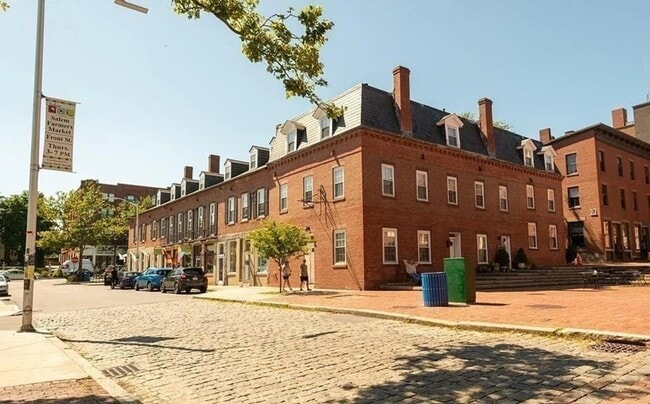 Building Photo - 141 Washington St Unit 1