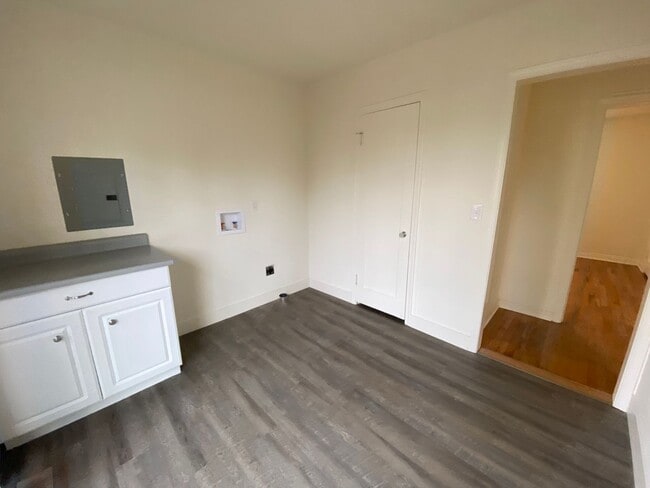 Photo - 1123-1123 NW Elm Ave