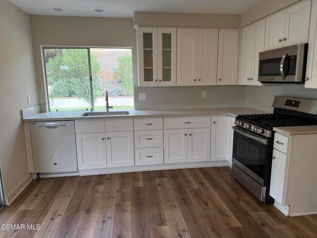 Photo - 2881 Lodgewood St