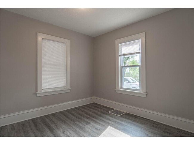 Photo - 1002 Lowry Ave N