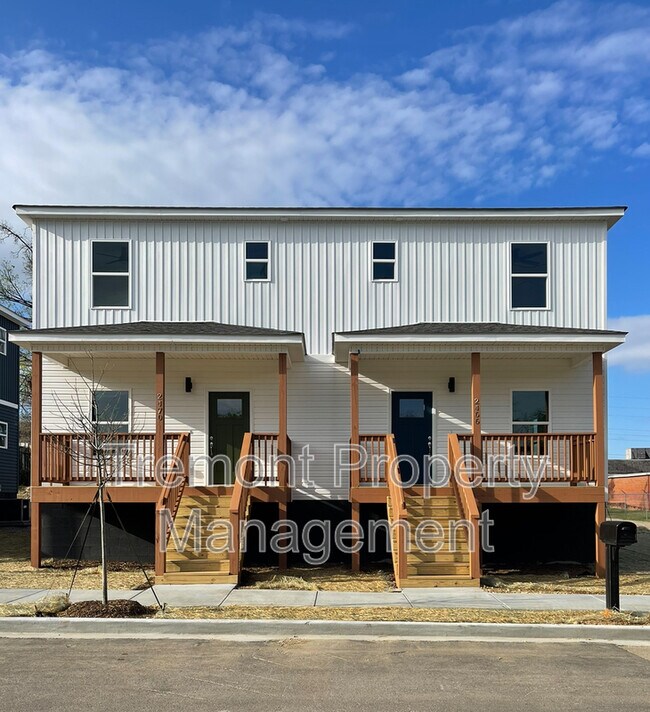 Photo - 2466 E 21st St