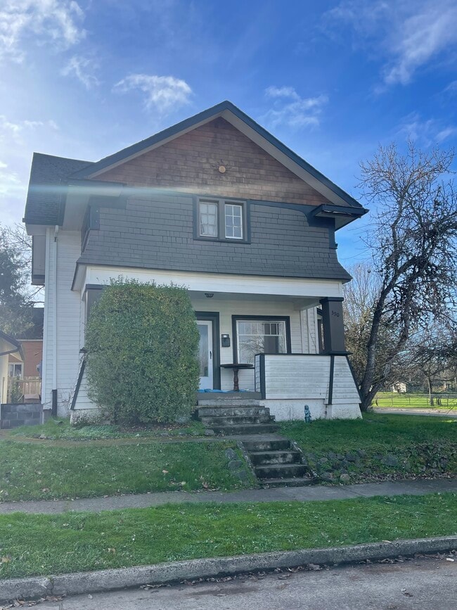 Photo - 390 W 19th Ave Unidad 390 W. 19th 1