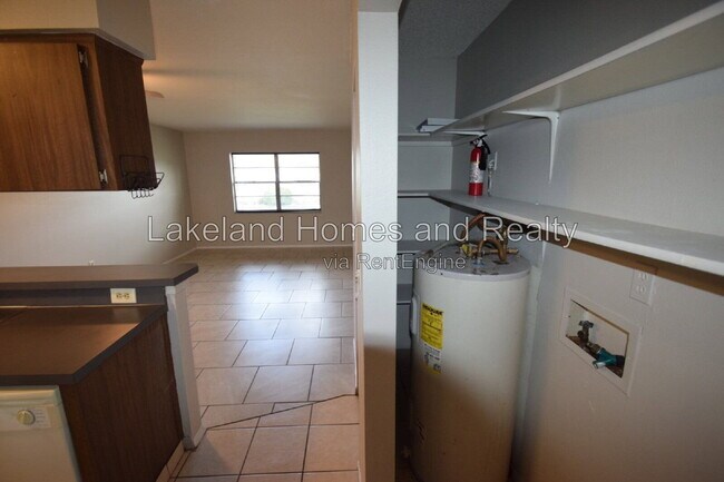 Photo - 891 School House Rd