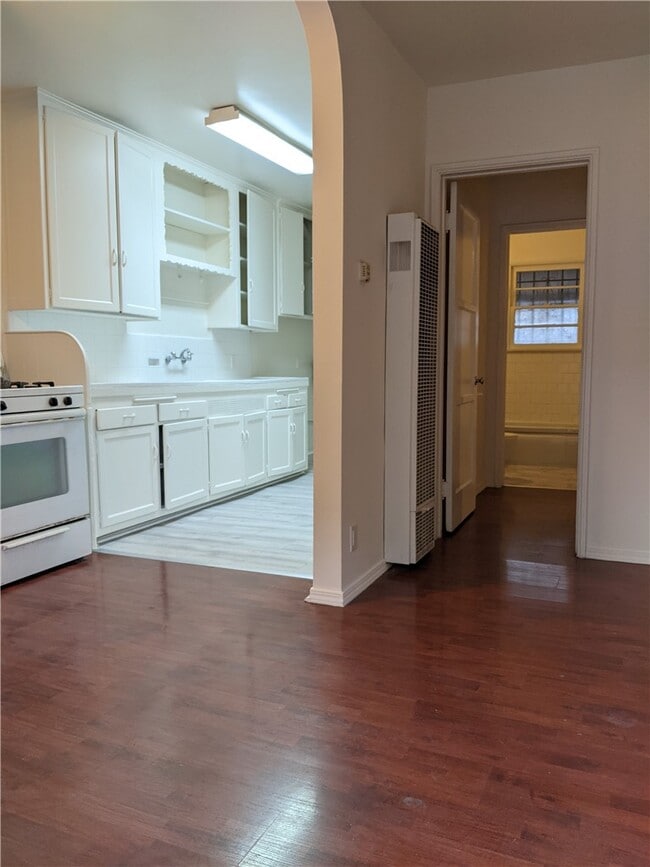 Photo - 2675 W 11th St