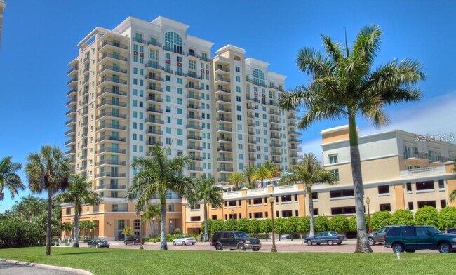 Photo - 800 N Tamiami Trail Unit 905