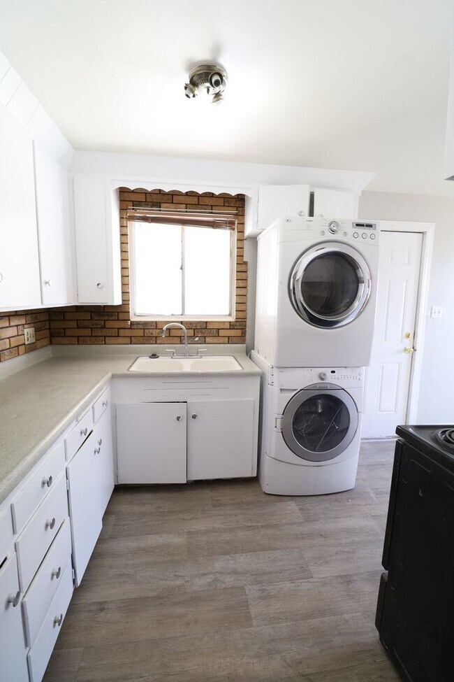 Photo - 565 E 200 N Unidad Up