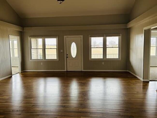 Photo - 3/2 Available Now