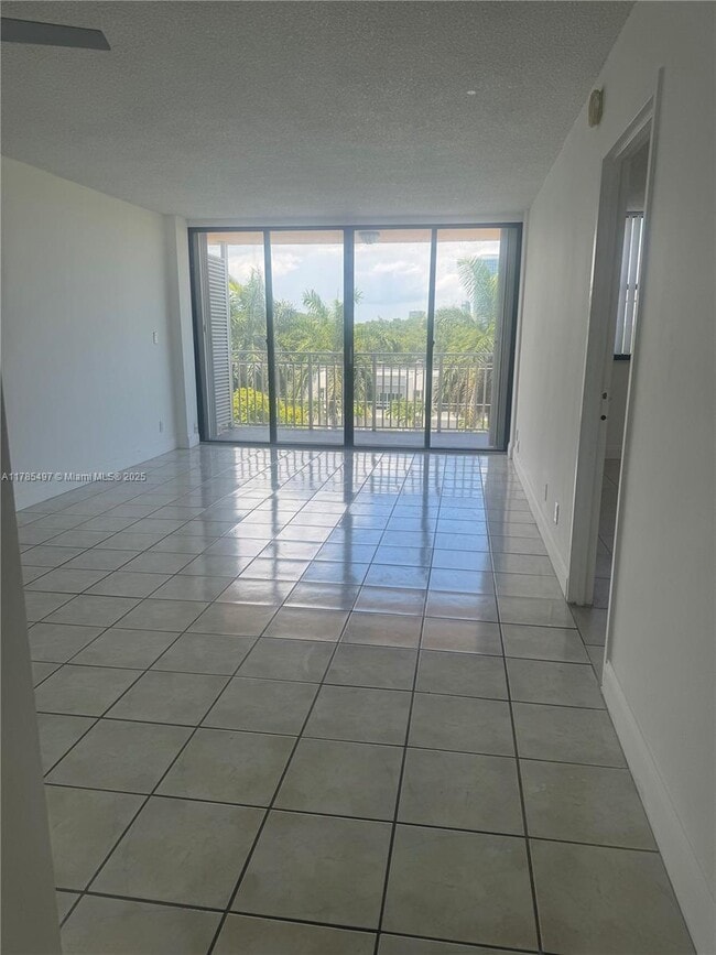 Photo - 2450 NE 135th St Unit 408