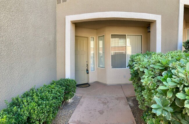 Photo - STUNNING BEAUTIFUL 3BD/2.5BA W/ DEN AREA CONDO/TOWNHOME LOCATED IN SUMMERLIN