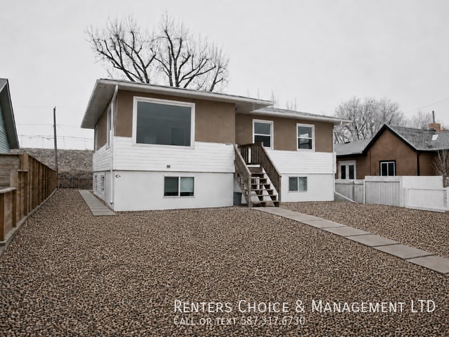 Photo - Pet Friendly Suite with Driveway Parking & Private Laundry