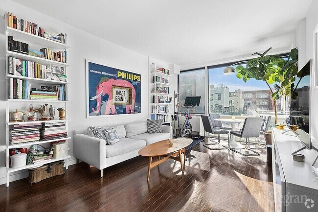 Building Photo - 425 E 13th St Unit 6-H Rental