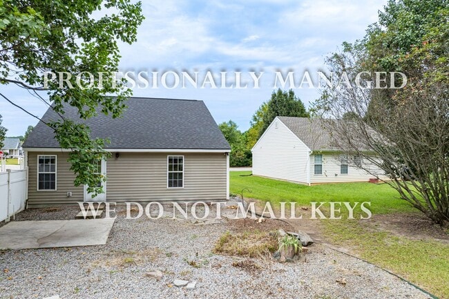 Photo - 621 Daffodil Way