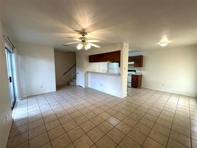 Photo - 2203 Creekside Ln