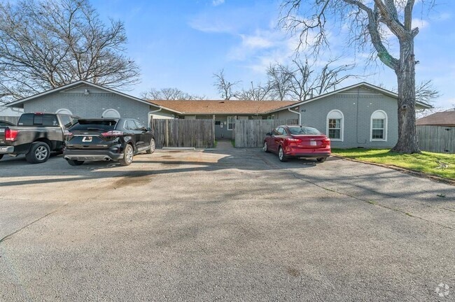 Building Photo - 410 Old Thorndale Rd Rental