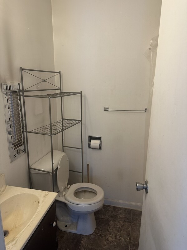 Photo - 145 E Main St