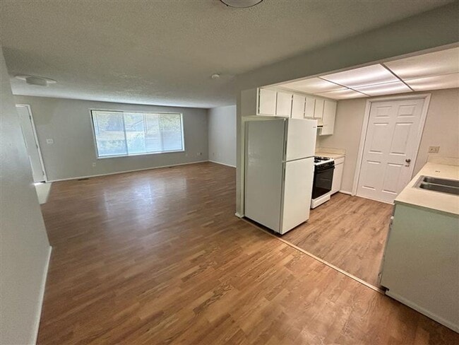 Photo - 309/311 Baker St Duplex Unit 309