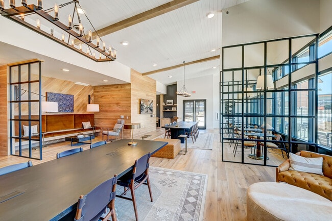 Los apartamentos Taylor at Greenway — foto de la comunidad