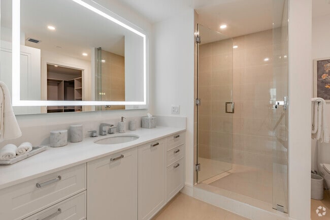 3BR, 5BA - 3,525SF - Bathroom