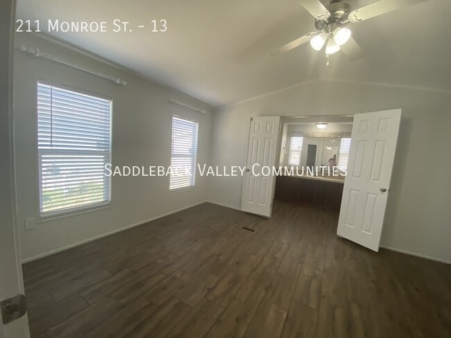Photo - 211 Monroe St