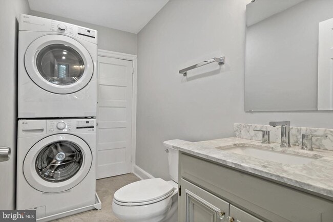 Photo - 428 Brookhurst Ave