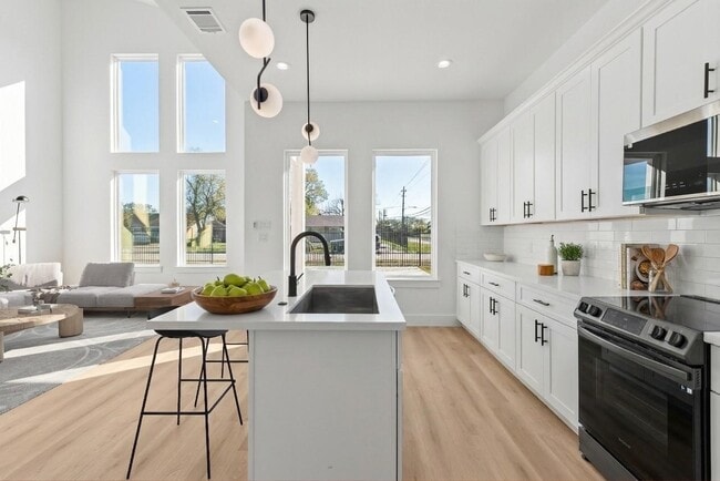 Photo - 5903 Doolittle Blvd