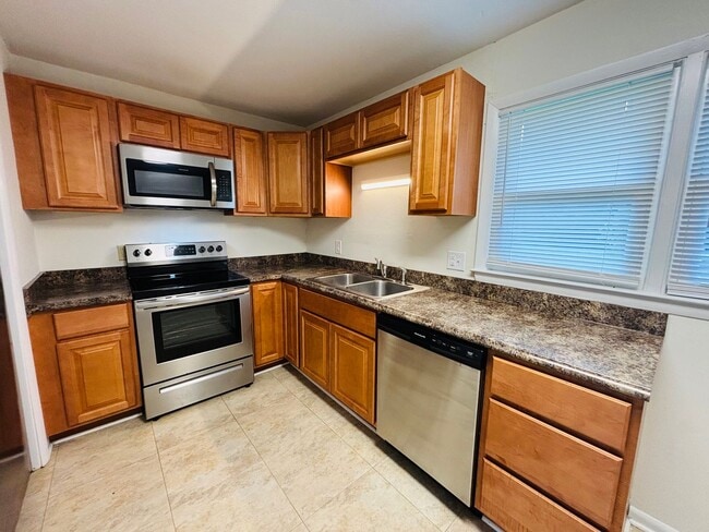 Photo - 100 Edgewood Ln