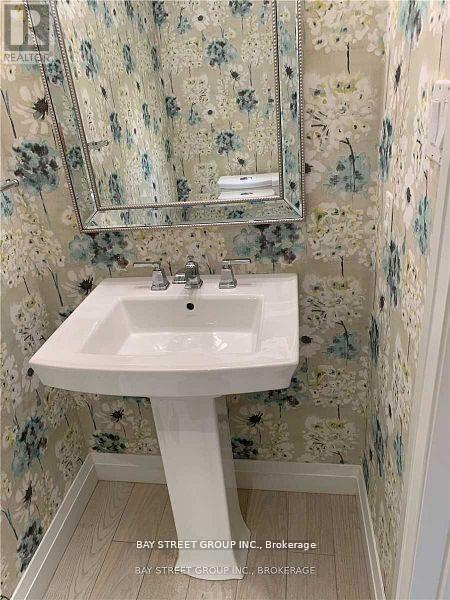 Photo - 615 Summer Park Crescent