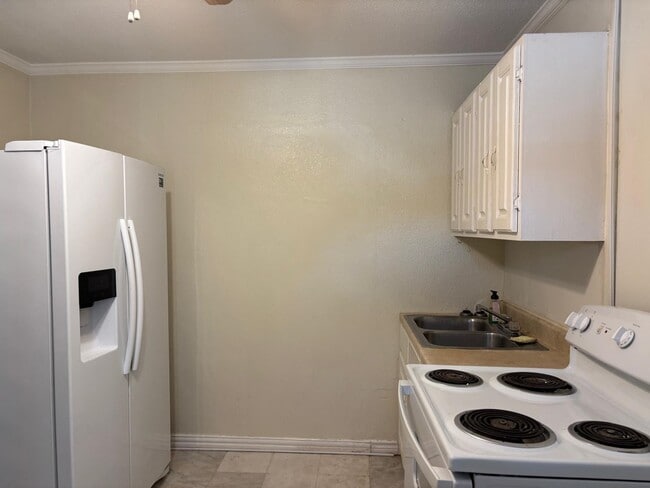 902 Jasent Cove Unit 1