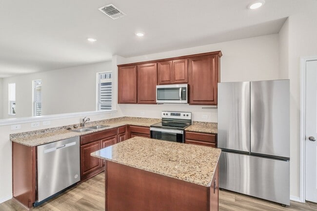 Photo - 409 Stone Water Ln