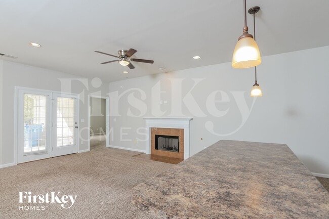 Photo - 271 Fairbank Way