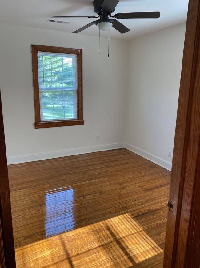 Photo - 903 E Lytle St