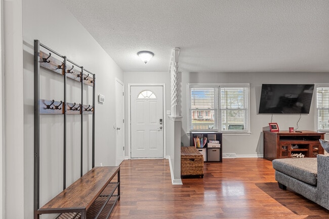 Photo - 3012 Fielding Rd