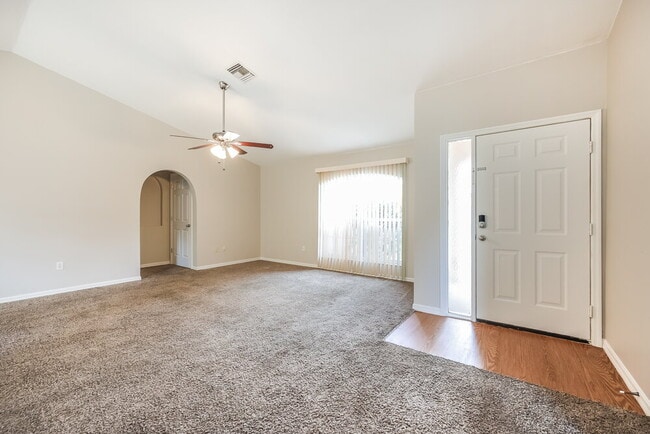 15585 Spring Line Ln