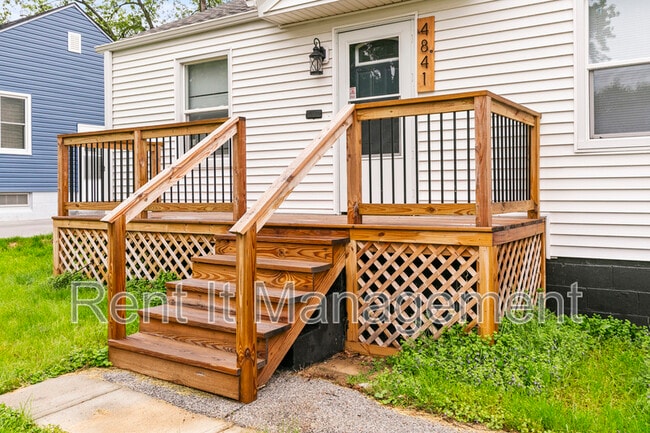 Photo - 4841 Pierce St