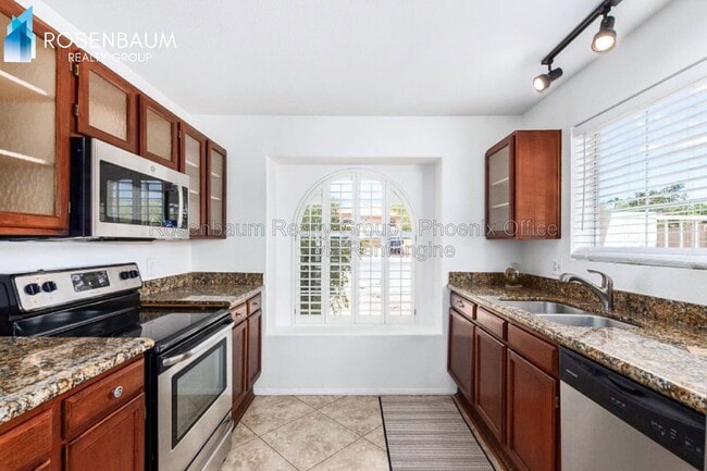 1503 W Remington Ct