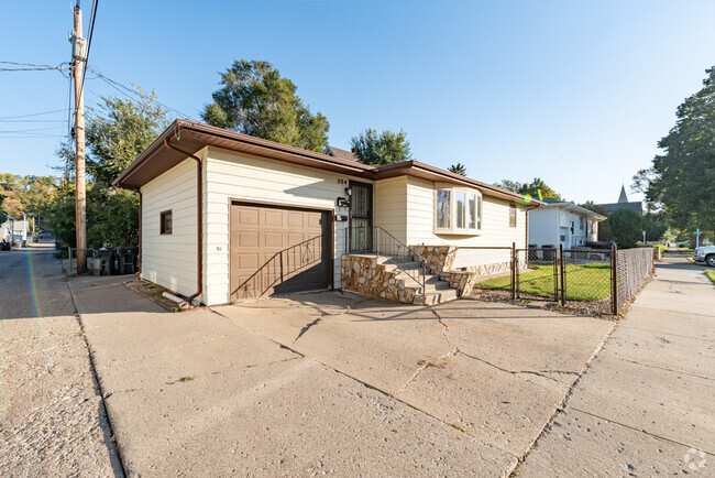 Building Photo - 204 3rd Ave NW Rental