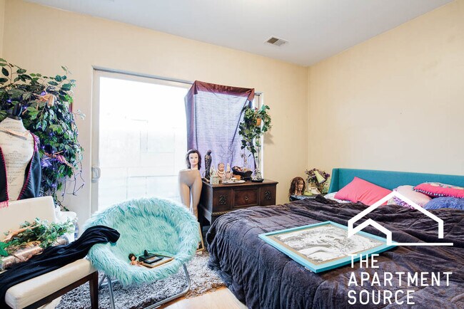 Photo - 1627 W Grand Ave Unit 3