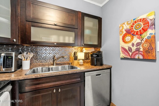 Photo - 2718 Painter Ave Unit B108