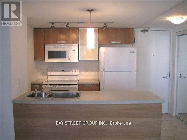 Photo - 38 Grenville St Unit 1609