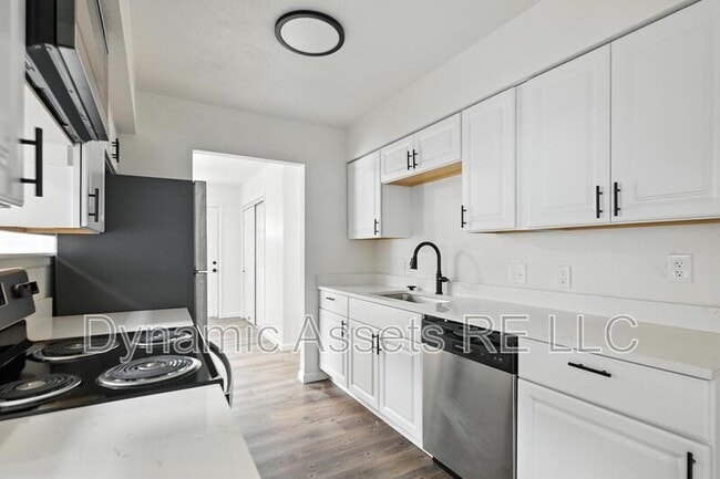 Building Photo - 509 E Jefferson St Unit A