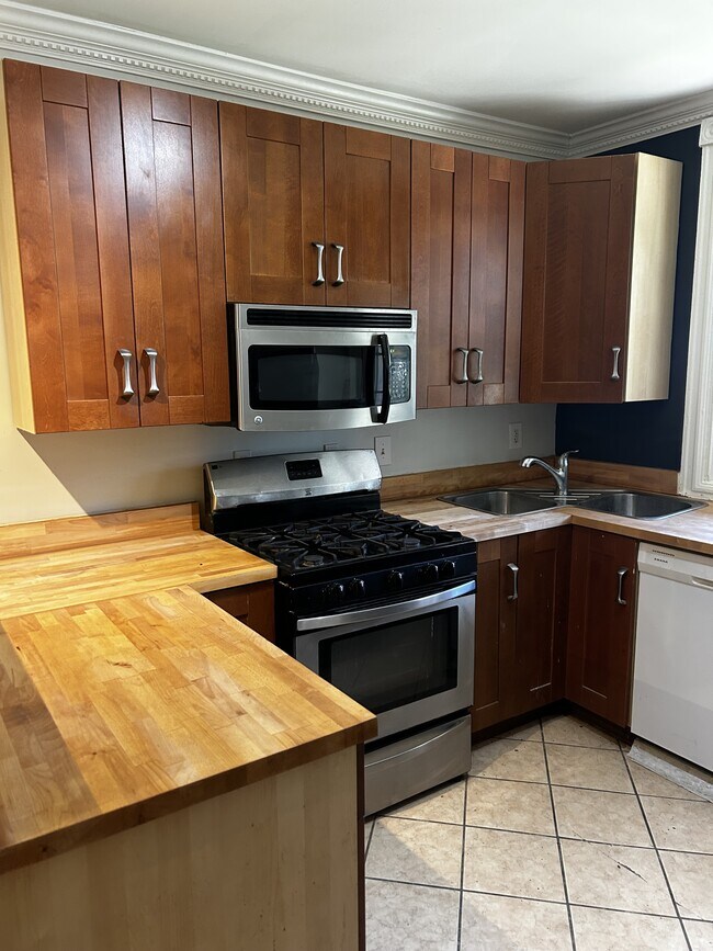 Photo - 1254 Half St SW