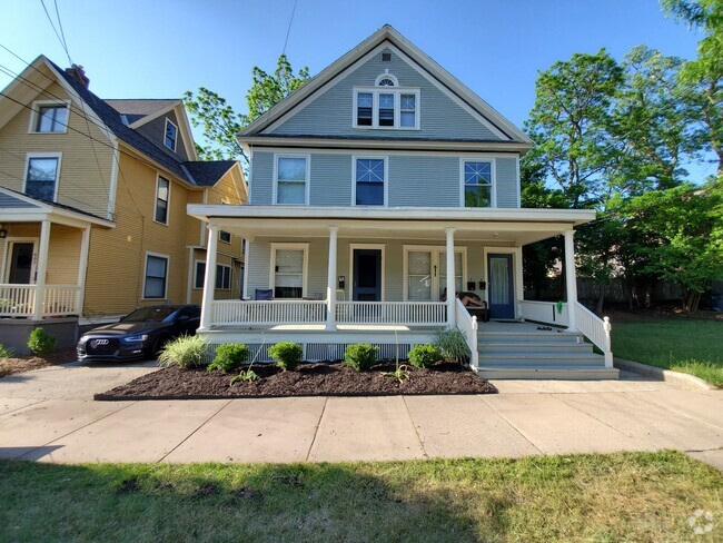 Building Photo - 611 Evans St SE Rental