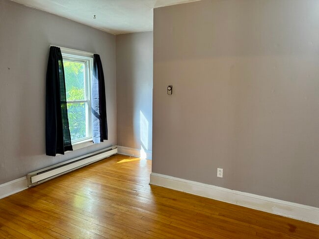 Photo - 90 Oak St Unit 2