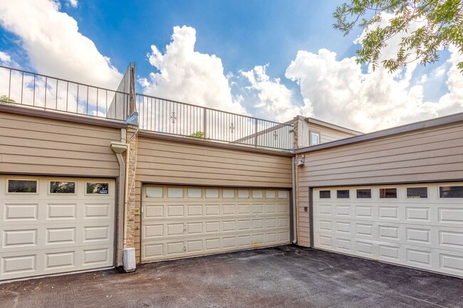 Photo - ALAMO HEIGHTS  |  TOWNHOME  |  REMODELED  |  HUGE TERRACE