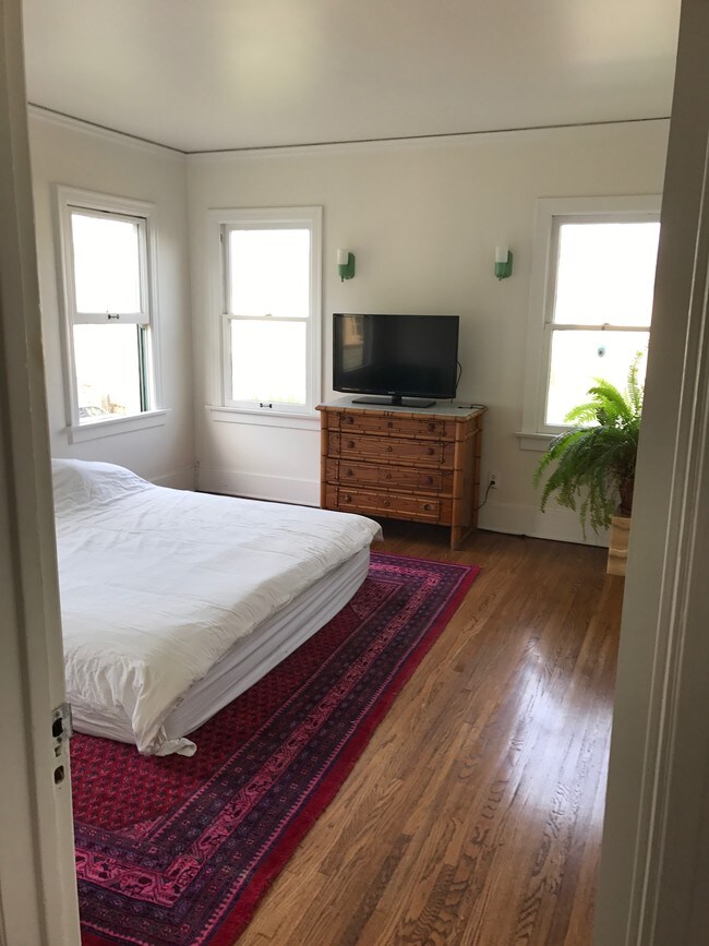 Photo - 2339 W 21st St Unit 1