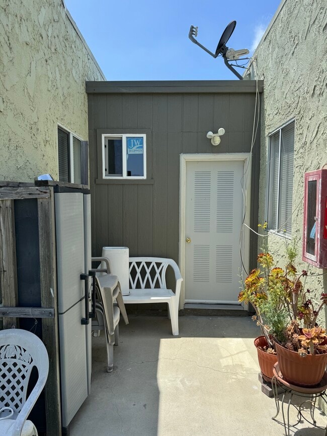 Photo - 43 W 52nd St Unit B