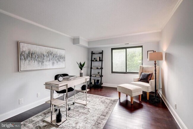 Photo - 203 Yoakum Pkwy Unit 821