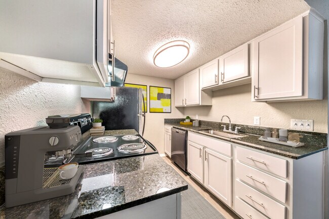 Alister Apartments